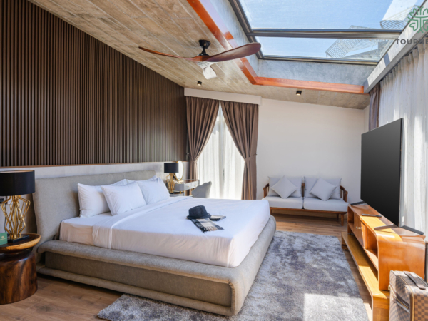 Tournesol's House (2 Bedrooms)